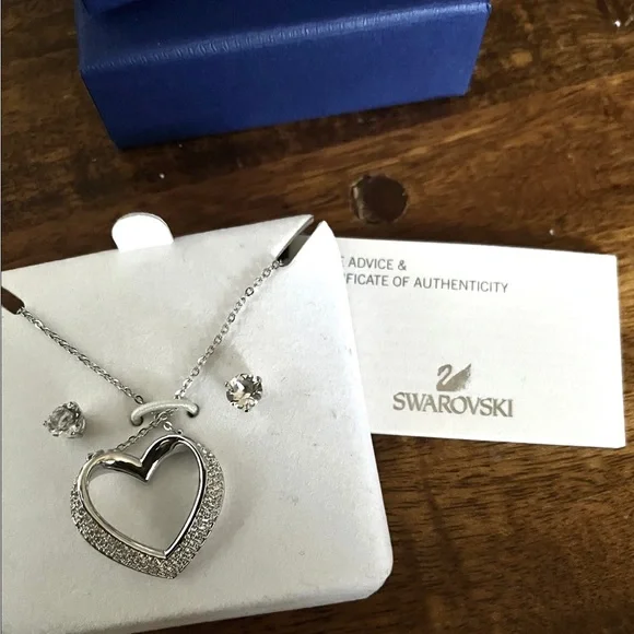 New in Box Swarovski Cupidon Jewelry Set - Picture 4 of 4